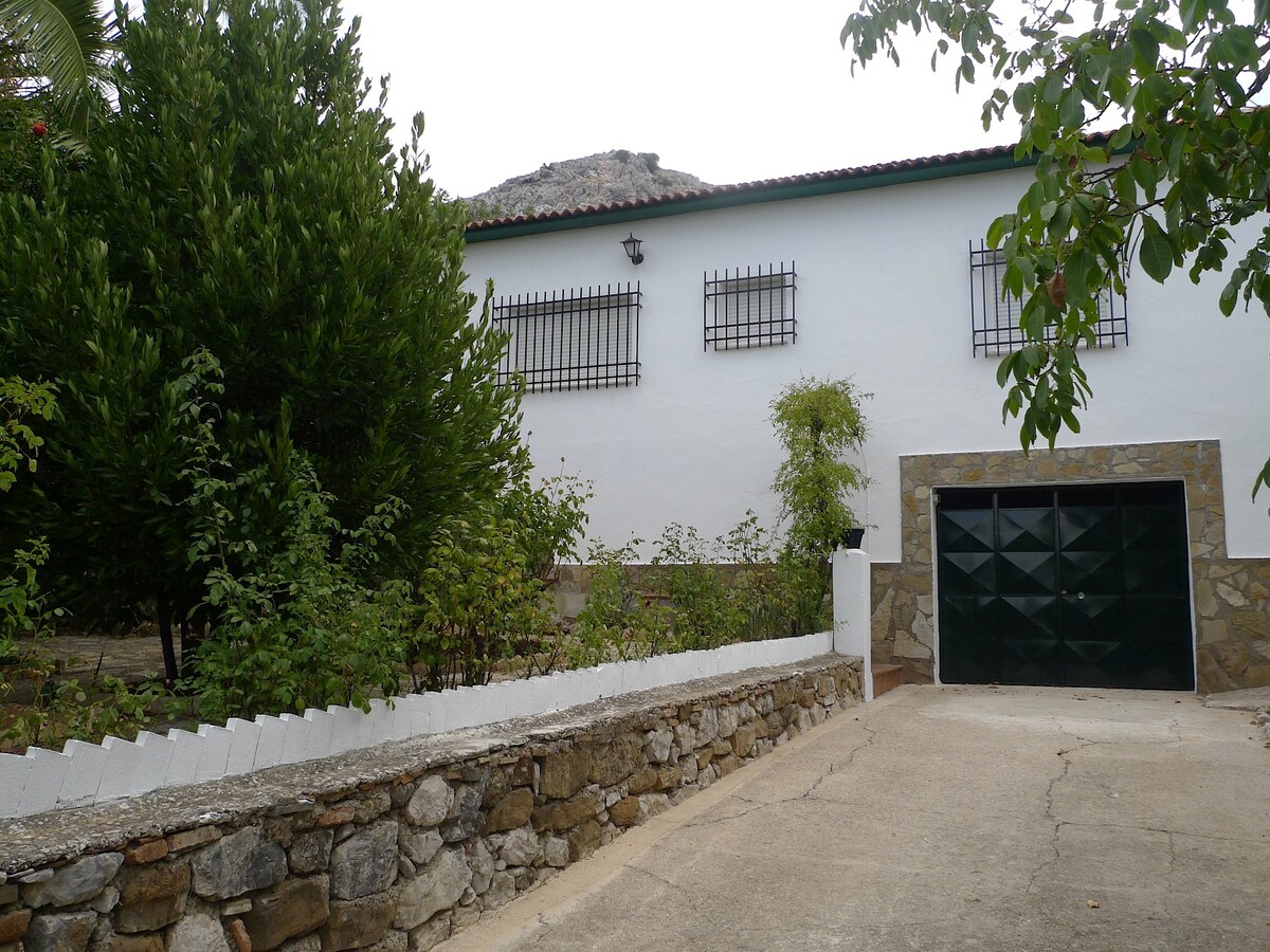 EL NOGAL CASA RURAL BENAOCAZ