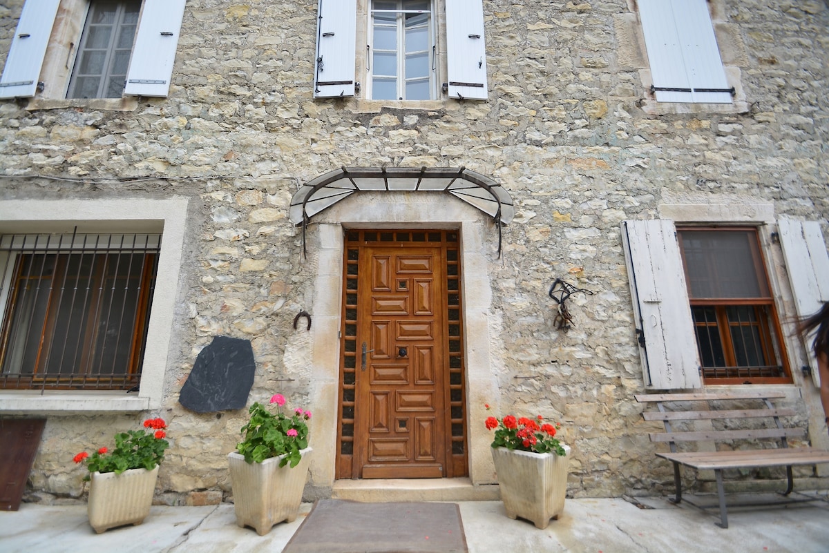 Gites 1 chambre, calme, piscine, climatisation