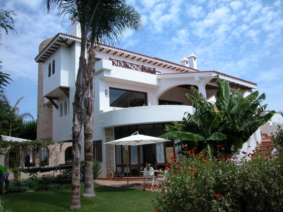 Cabo Negro espléndida villa de lujo  junto al mar