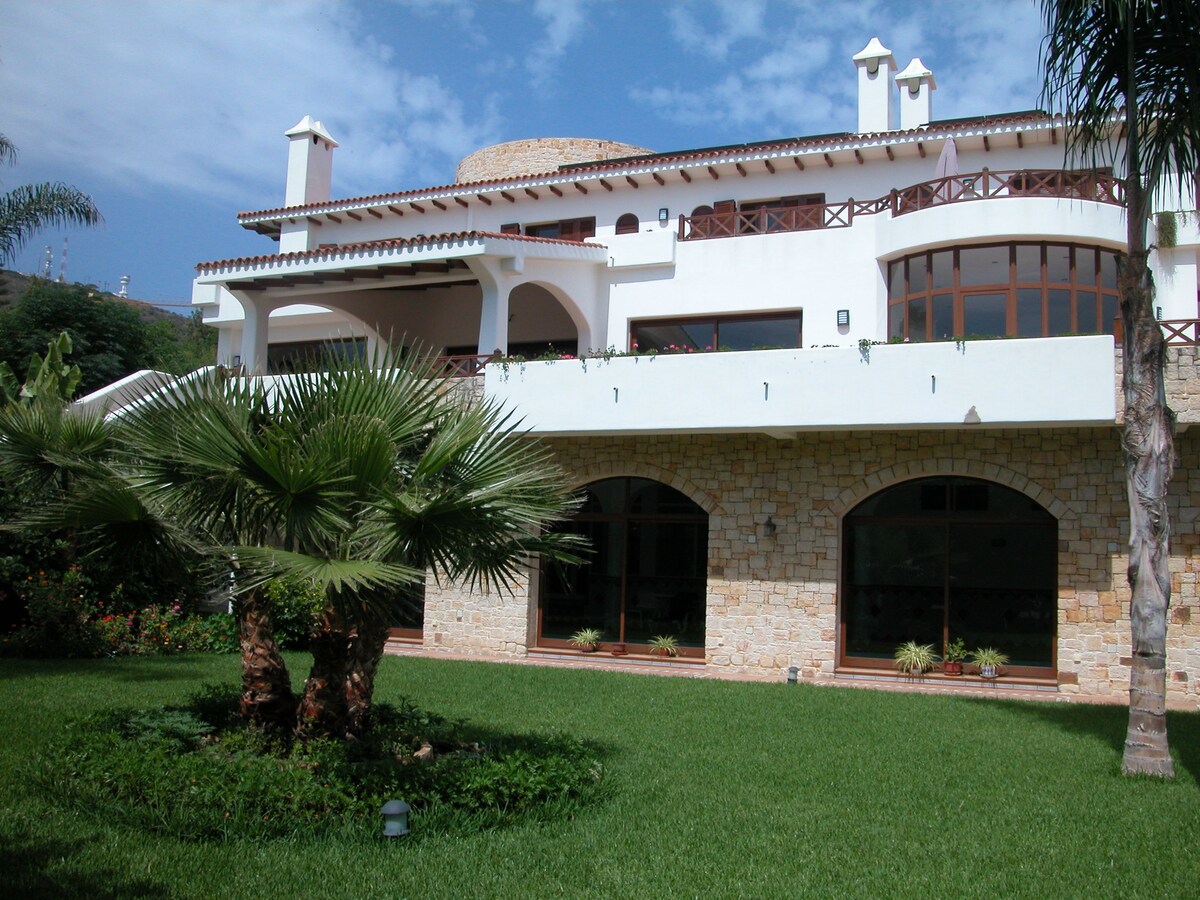 Cabo Negro espléndida villa de lujo  junto al mar