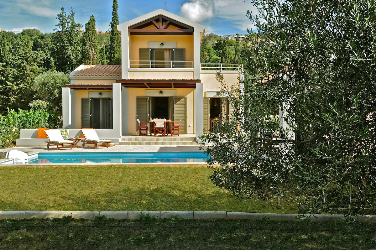 Two-bedroom luxury villa near Argostoli