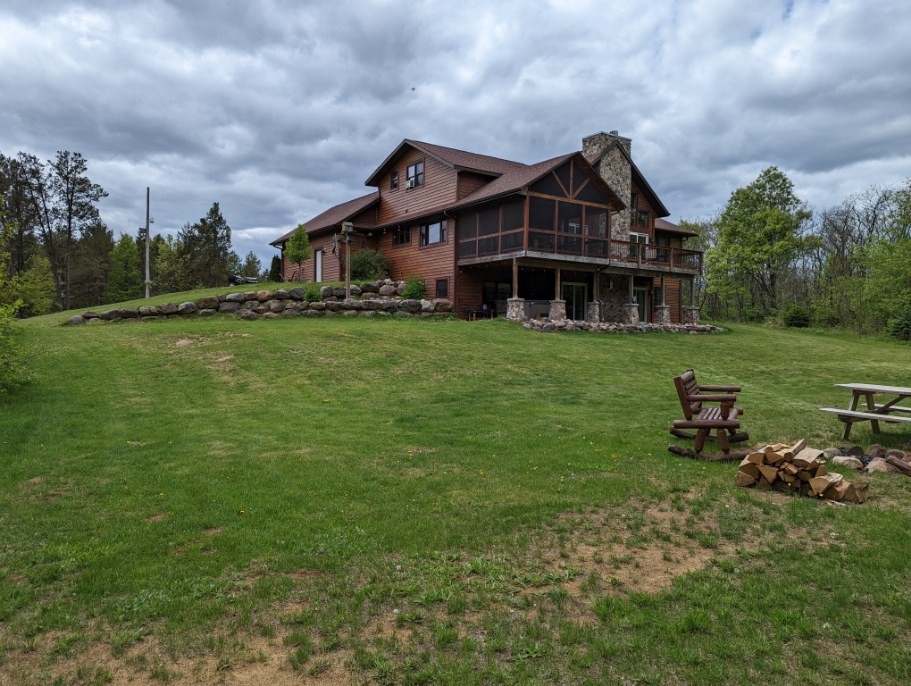 The Cabin at The Land of the Yellow River Rentals