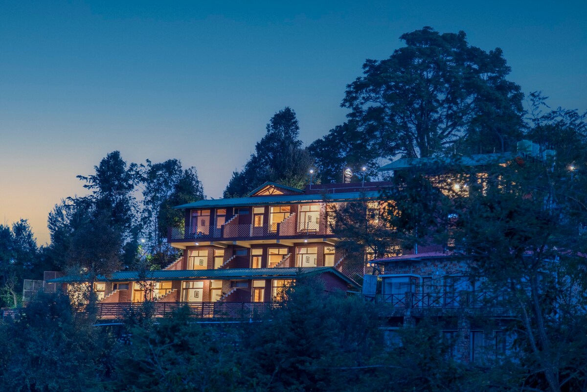 Superior Room | Panoramic Mountain-view | Ranikhet