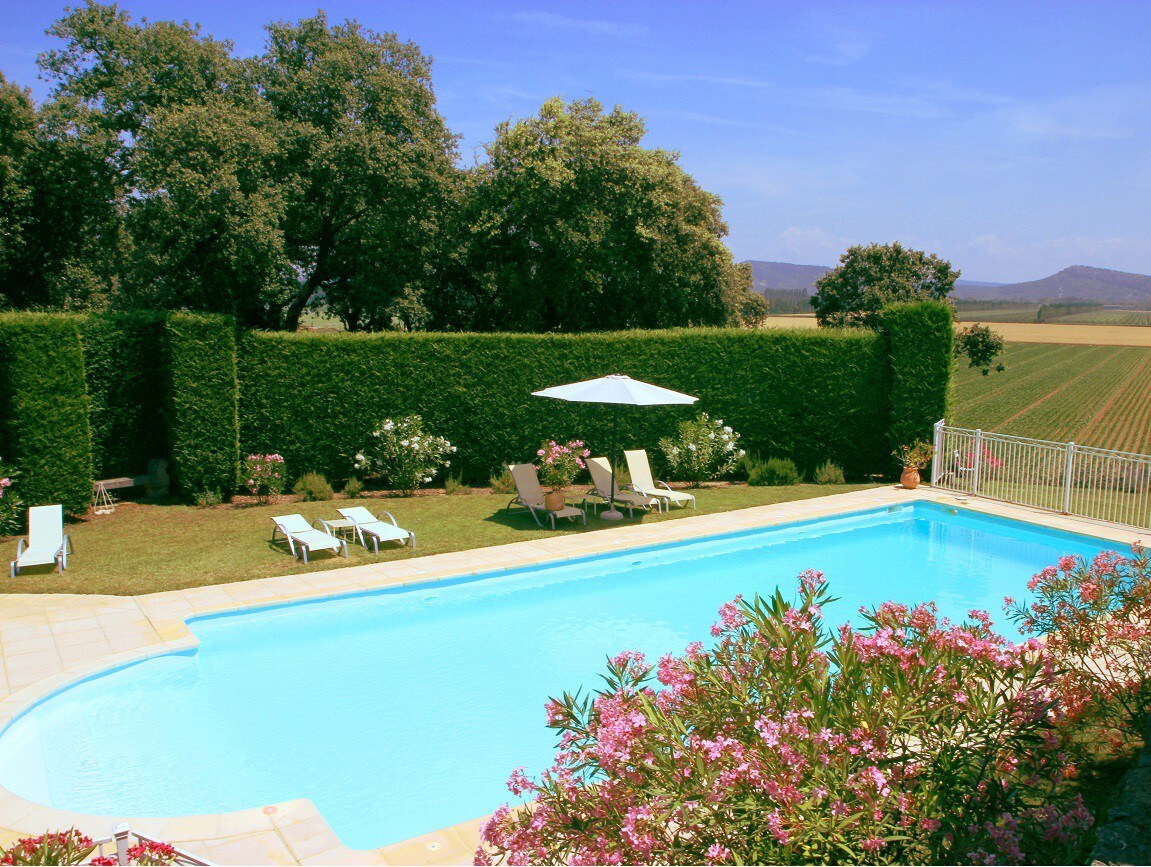 Charming french bastide with pool-Apartment 3