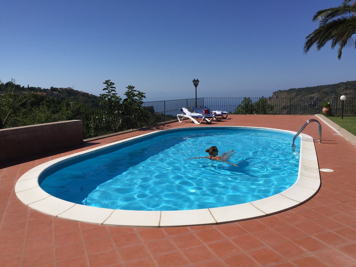 Villa Gisella with private pool, real privacy