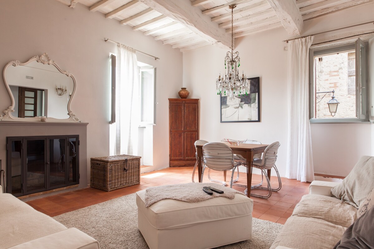 Casa Breccia - Stunning medieval village townhouse