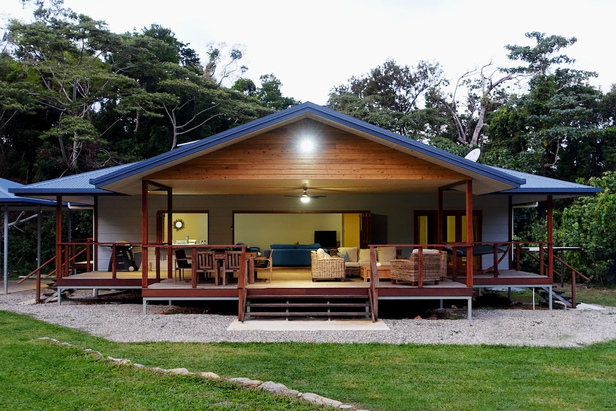 Coconut Beach House Cape Trib