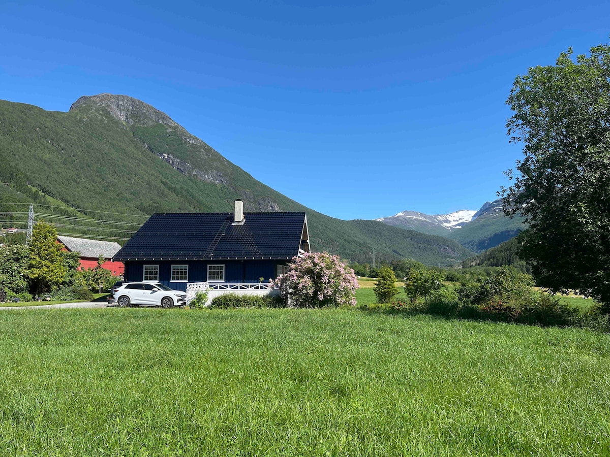 Stordal ， Risvoll住宿加早餐， "Fjord"房间