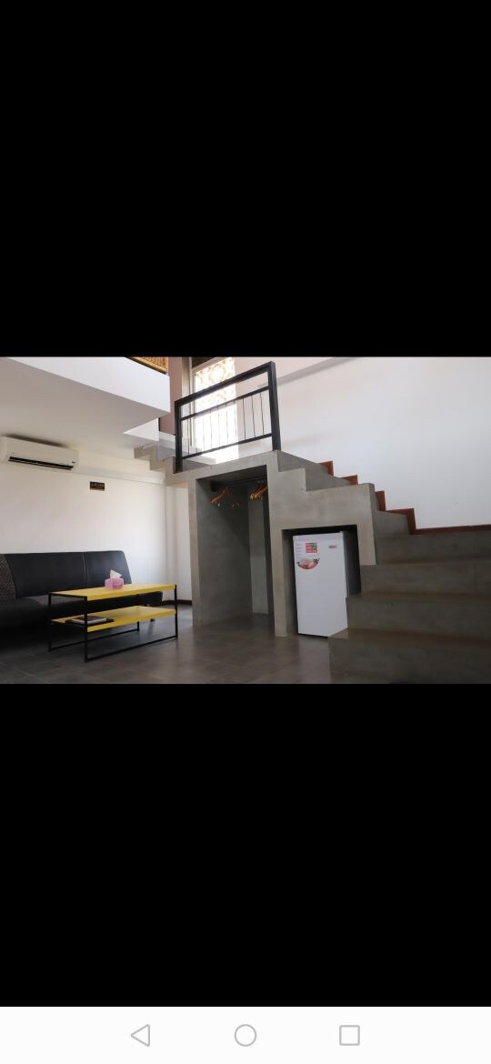 loft复式大床房-带阳台，独立空调，24小时热水，免费无限Wi-Fi，私人卫生间