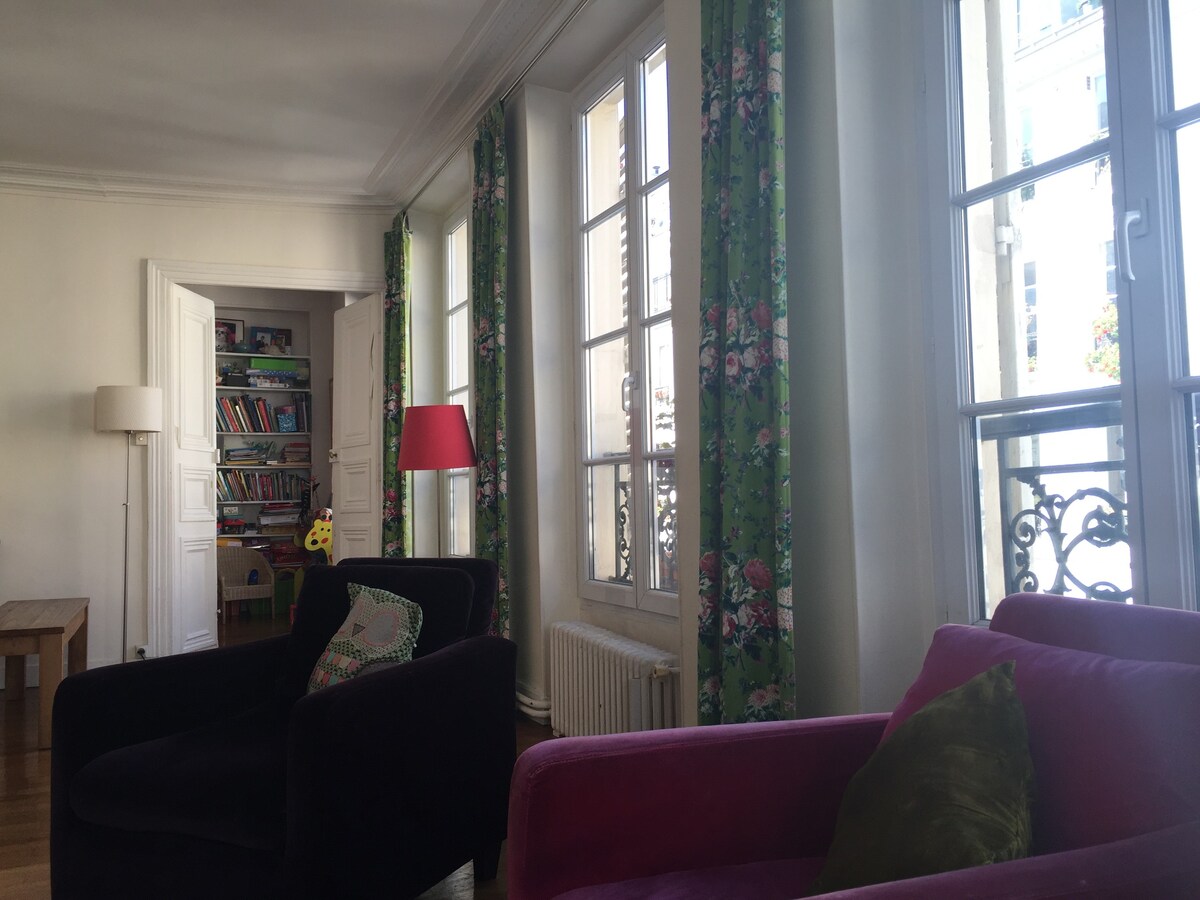 典型的巴黎公寓， 70平方米的市中心