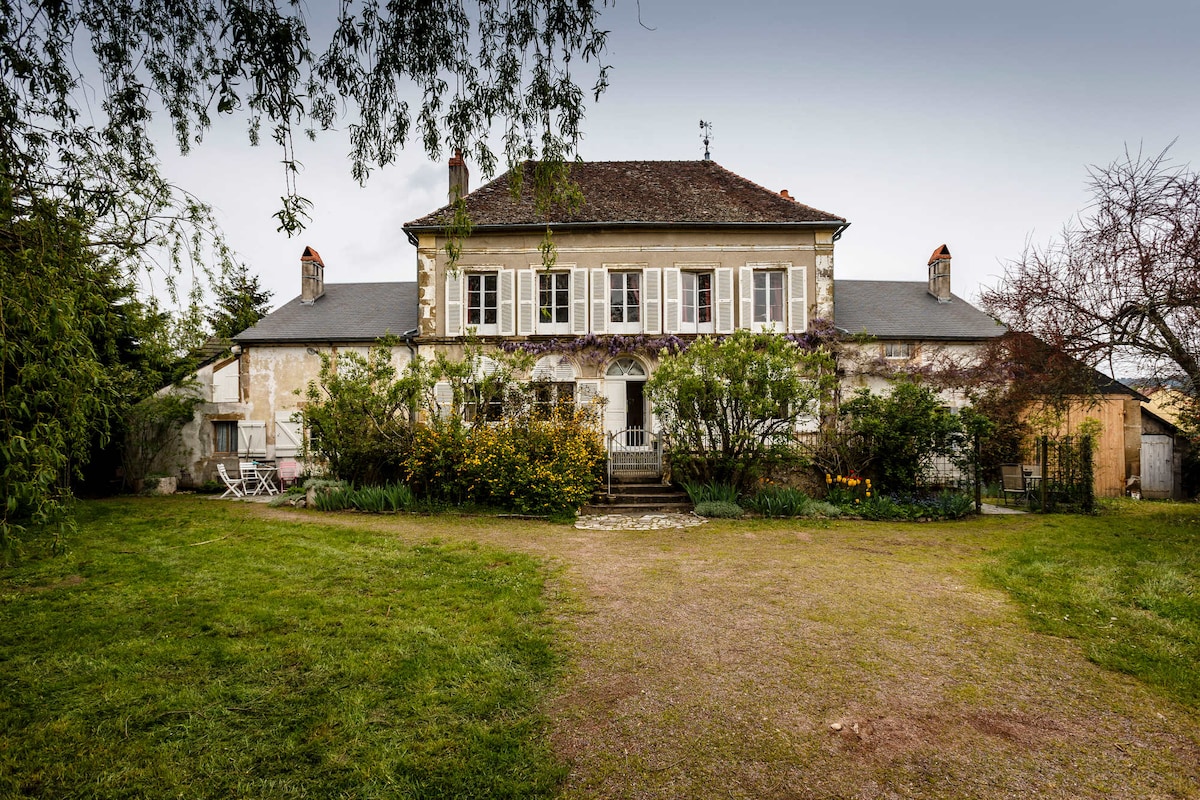 Gite naast landhuis in La Celle en Morvan