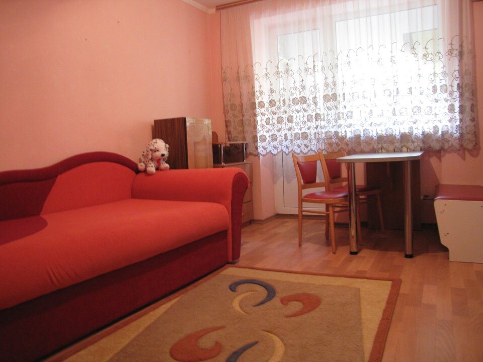 这套公寓干净舒适，地处米尔戈罗达（ Mirgoroda ）市中心