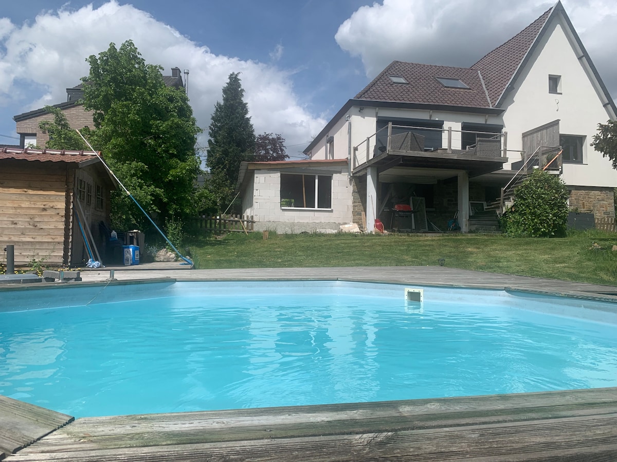 Villa de charme avec piscine à 6 km de Liège