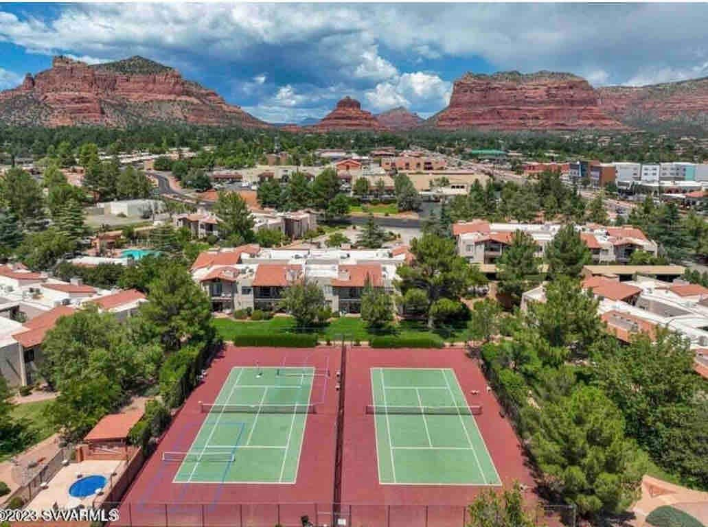 Court View Condo near Bell Rock Pool-HotTub-Tennis