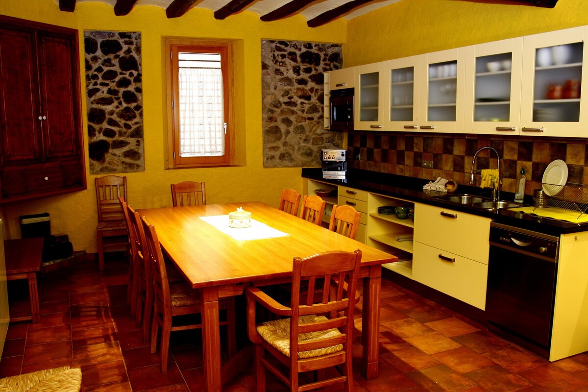 La Tartrana de Cal Munter Rural House 13 pax .