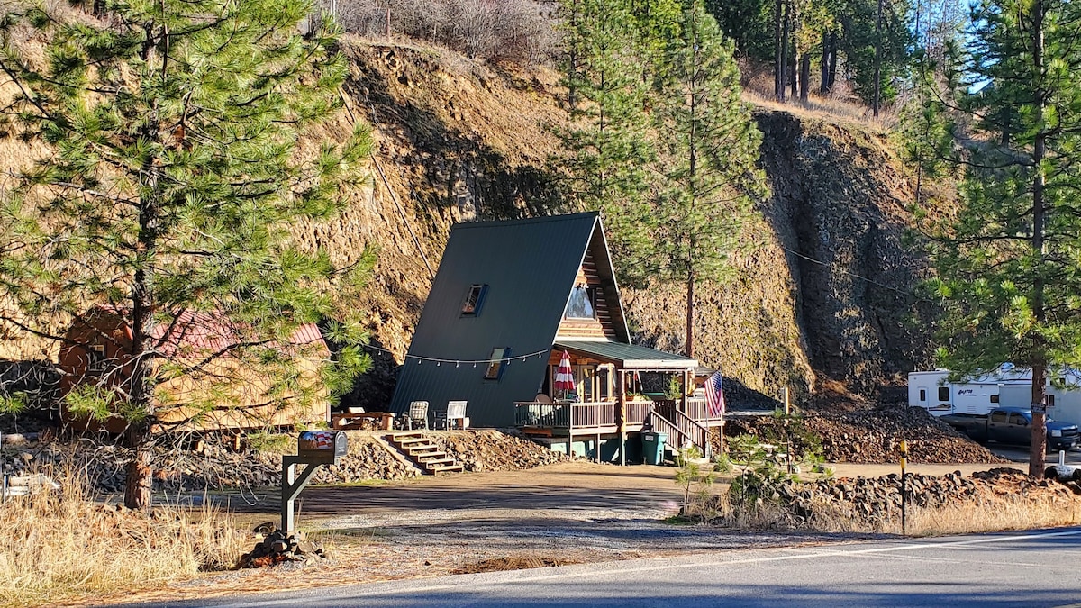 Lakeside NW风格的A型小屋水疗海滩和码头