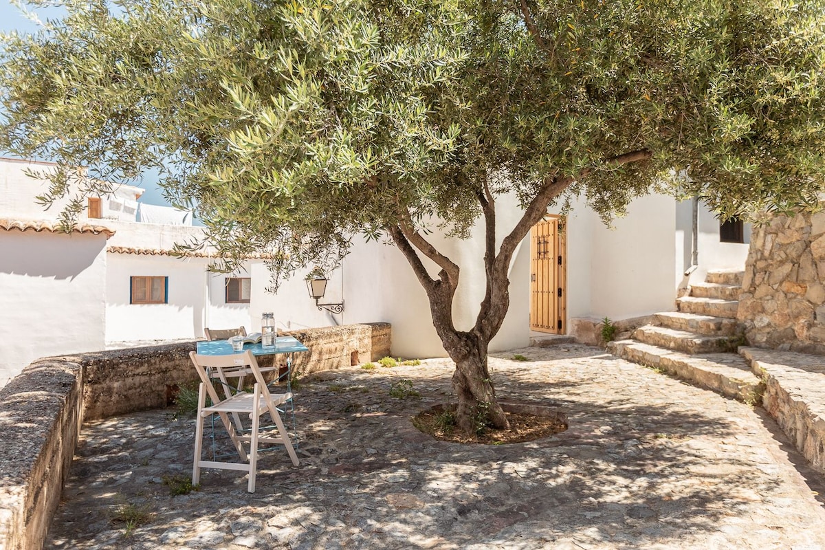 La Casa Alta

Sagunto es conocido por su Castillo