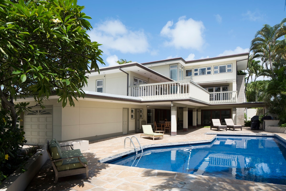 大房子、恒温泳池、空调、距离凯鲁阿海滩（ Kailua Beach ）仅几步之遥