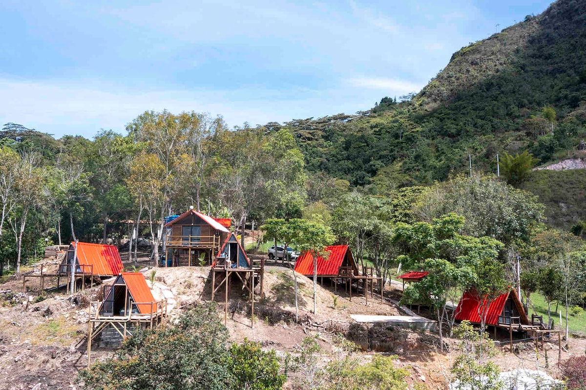 Chalet privado, camping, vista hacia el cañón.