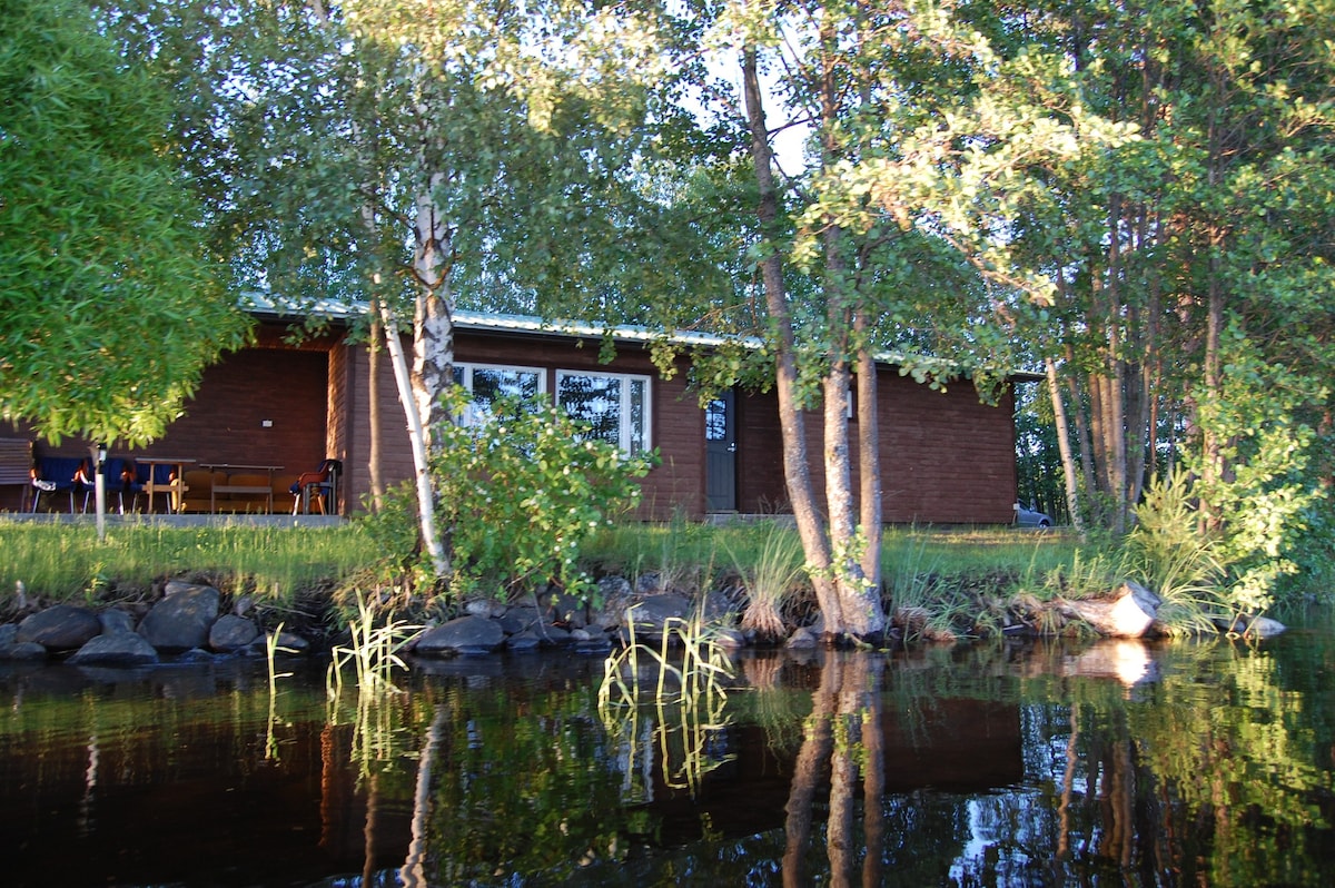 湖畔小屋