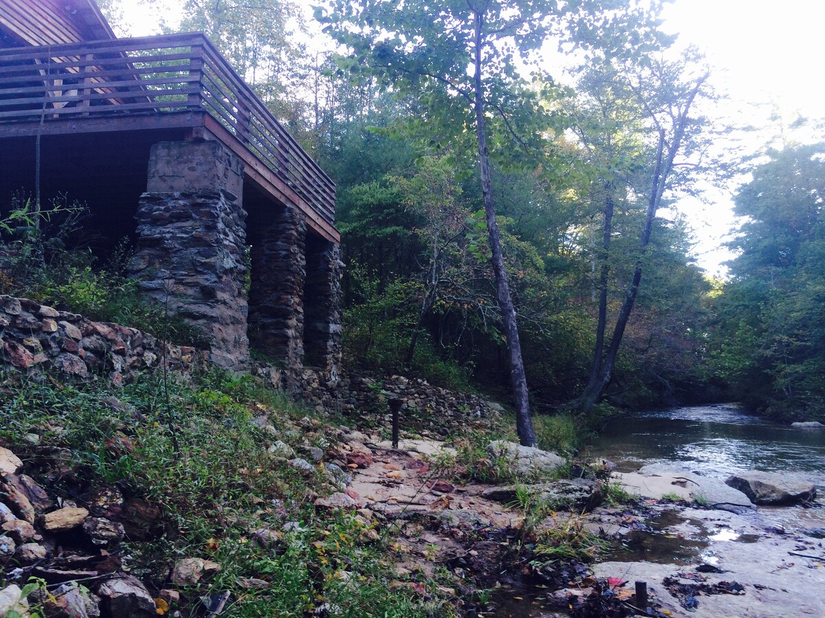 Jacob Fork River上的Mill Pond Lodge