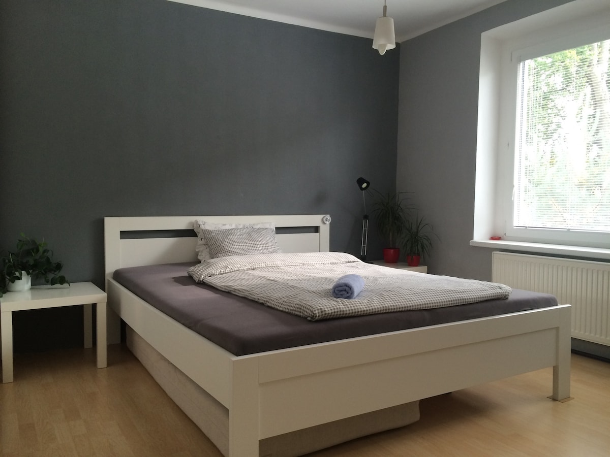 BATA´s house: grey and cozy room
