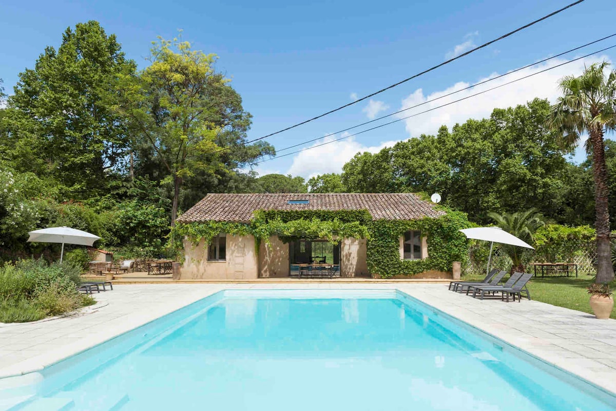 Le Gîte de groupe Piscine & Rivière du Moulin Haut