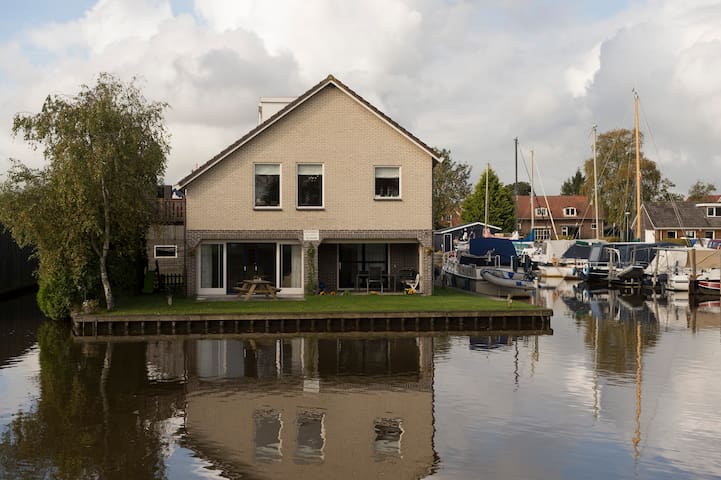 羊角村(Giethoorn)的民宿