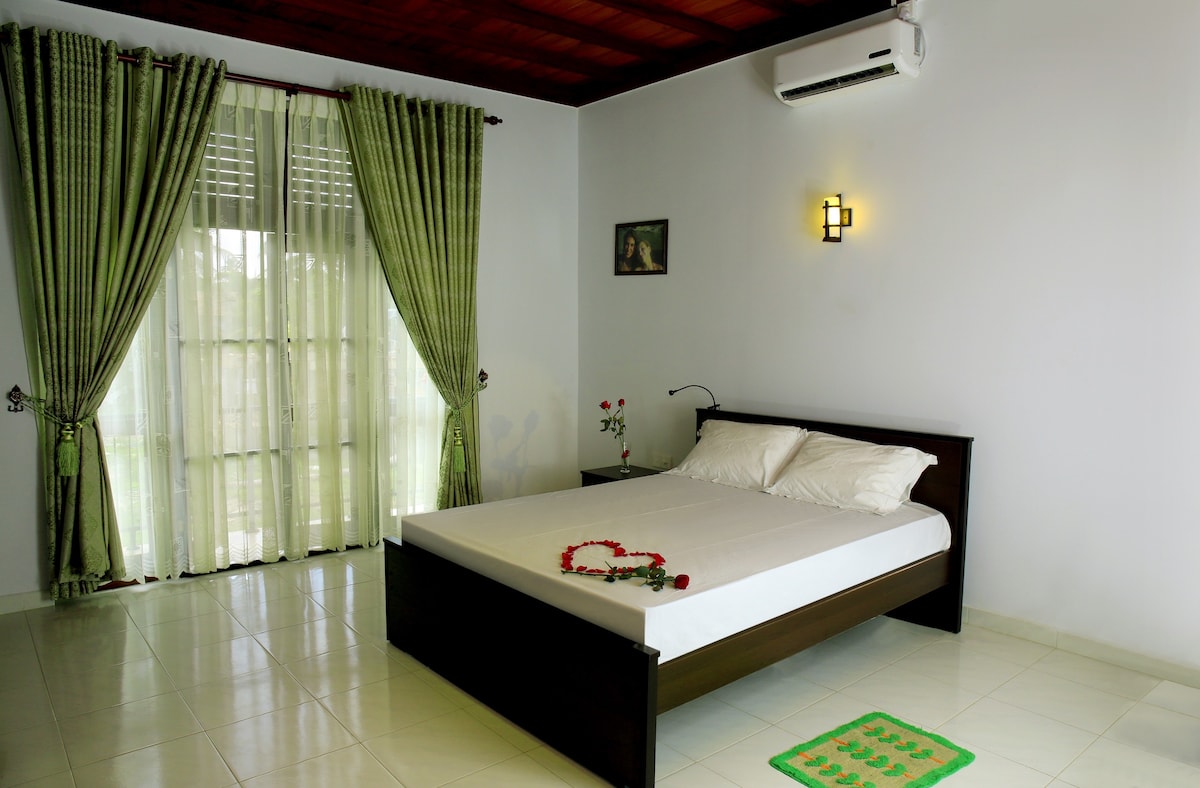 Christima Residence Deluxe Double  Room 2-1