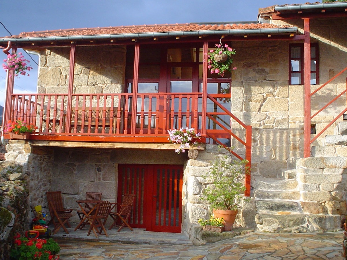 Galician cottage at the Sil Canyon