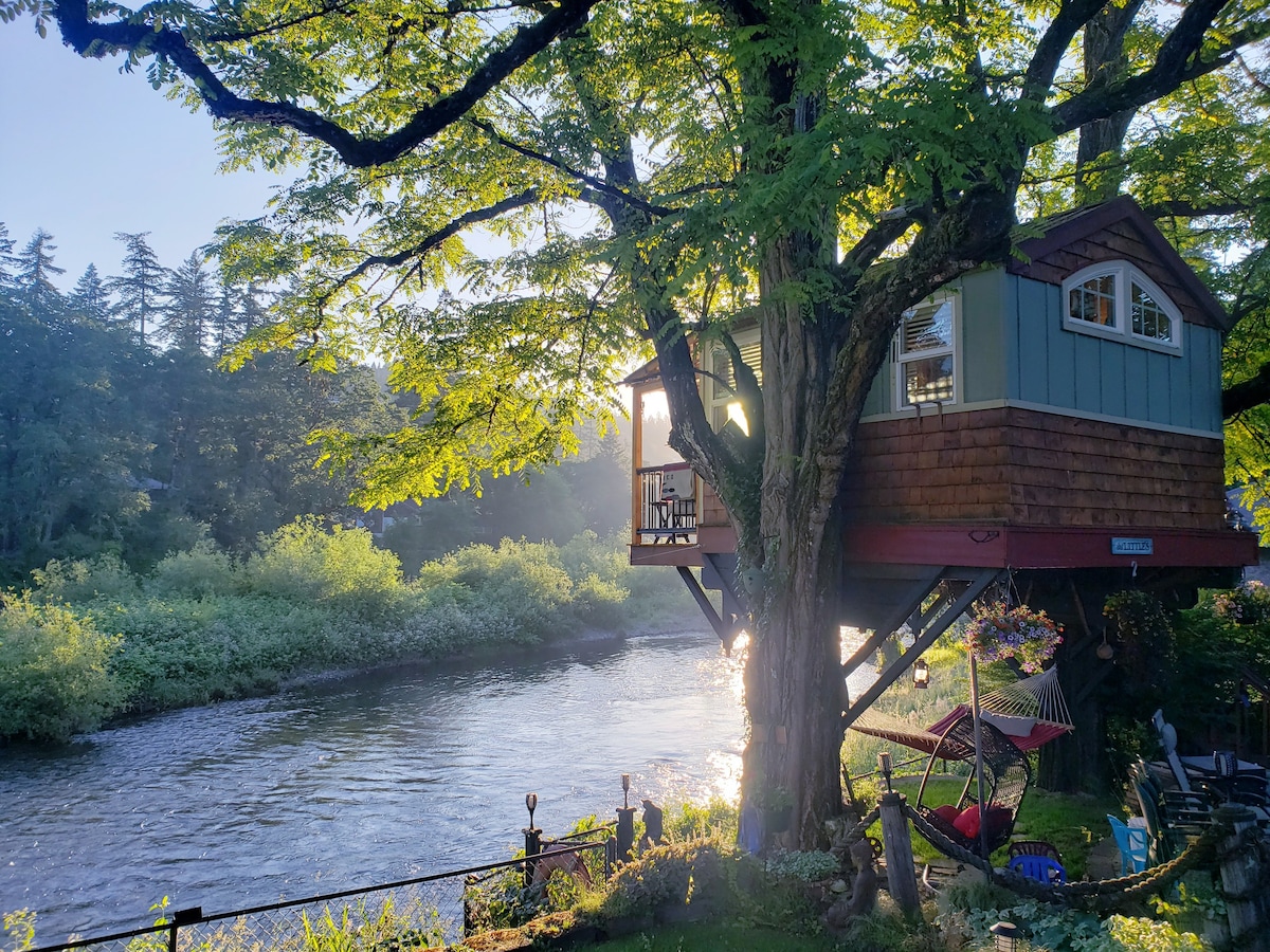 Washougal Riverside Treehouse