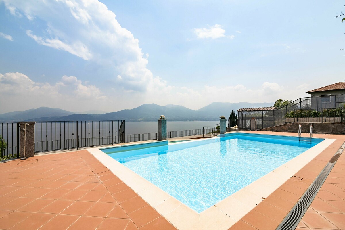 Panoramic house in a residence upon the green hills overlooking Lake Maggiore