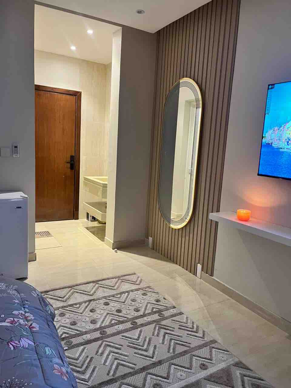 现代单间公寓，配备智能入口/房间和卫生间