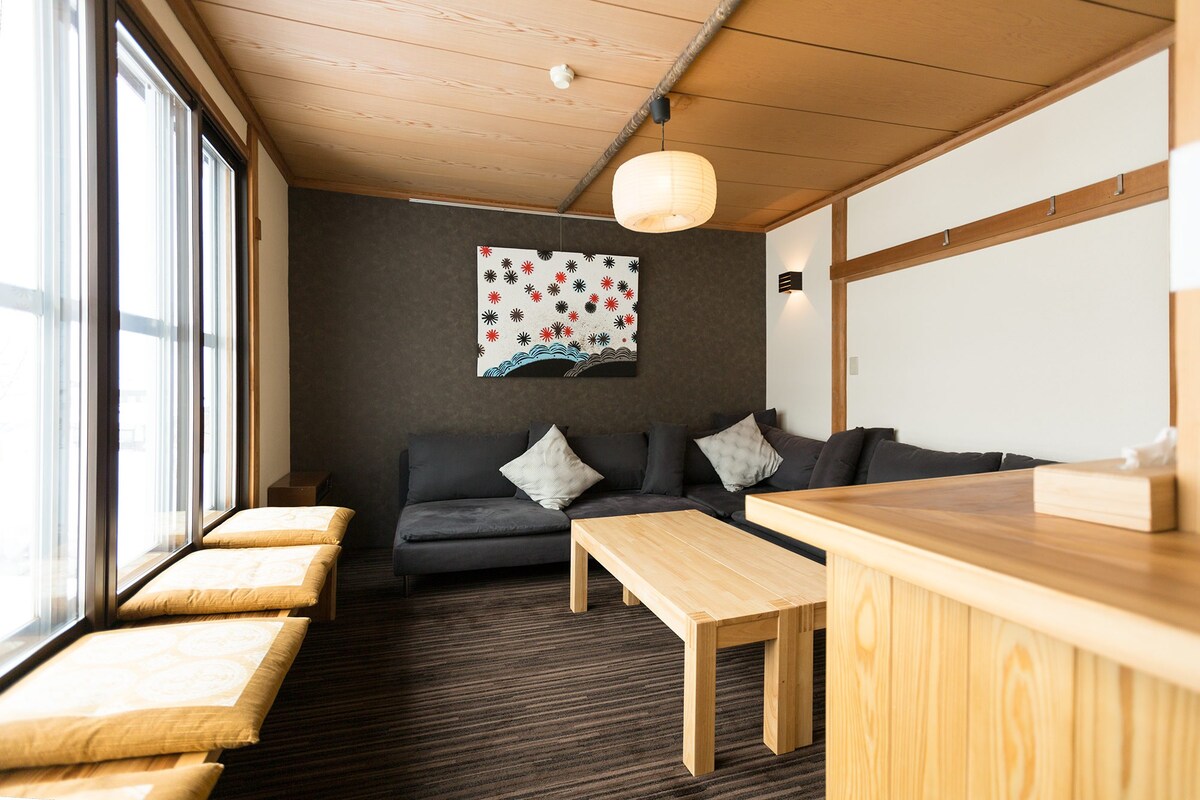 Kaiya Nozawa Lodge -双层客房和日式床垫