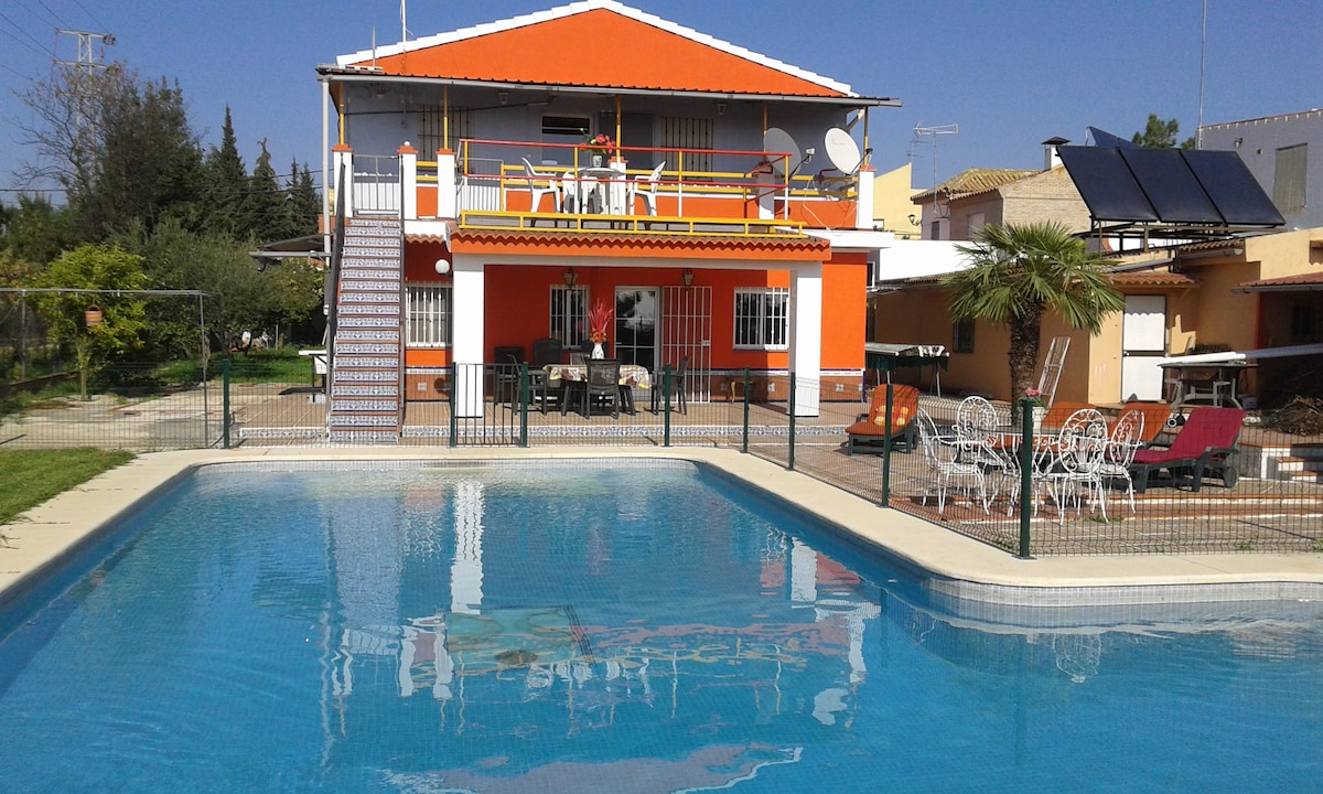 appartamento sopra chalet con piscina