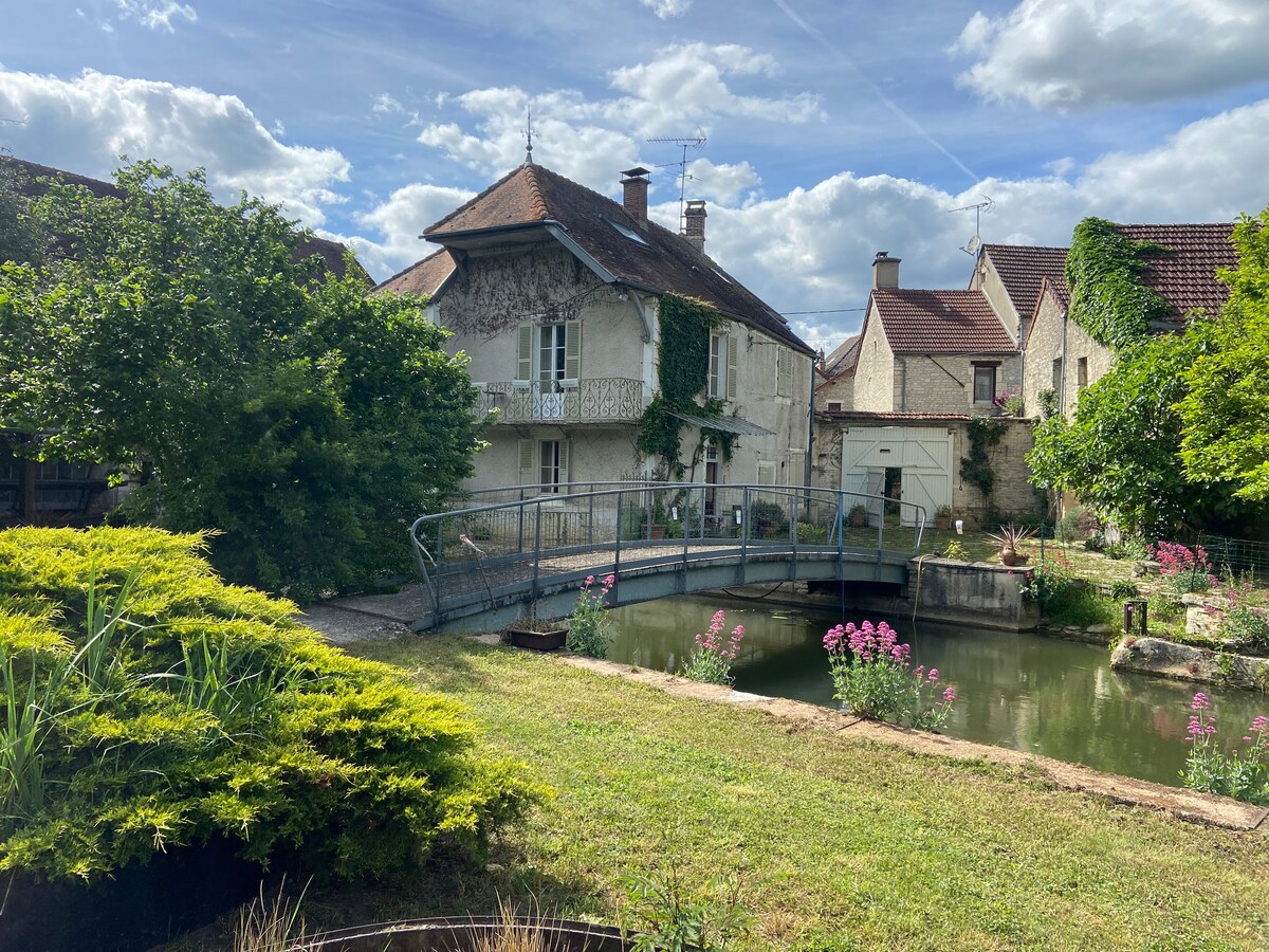 Mon moulin en Bourgogne MY LOVELY MILL IN BURGUNDY