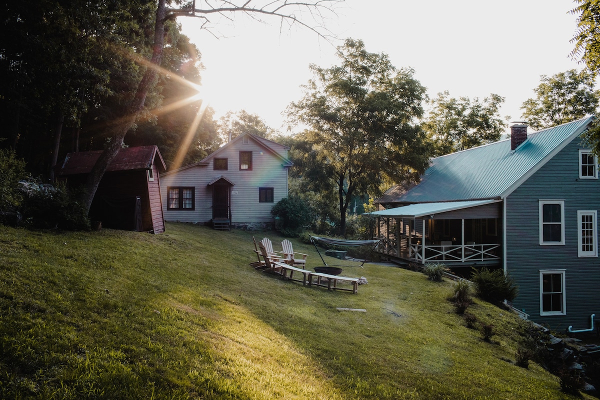 The Starling at Pond Eddy: Cottage