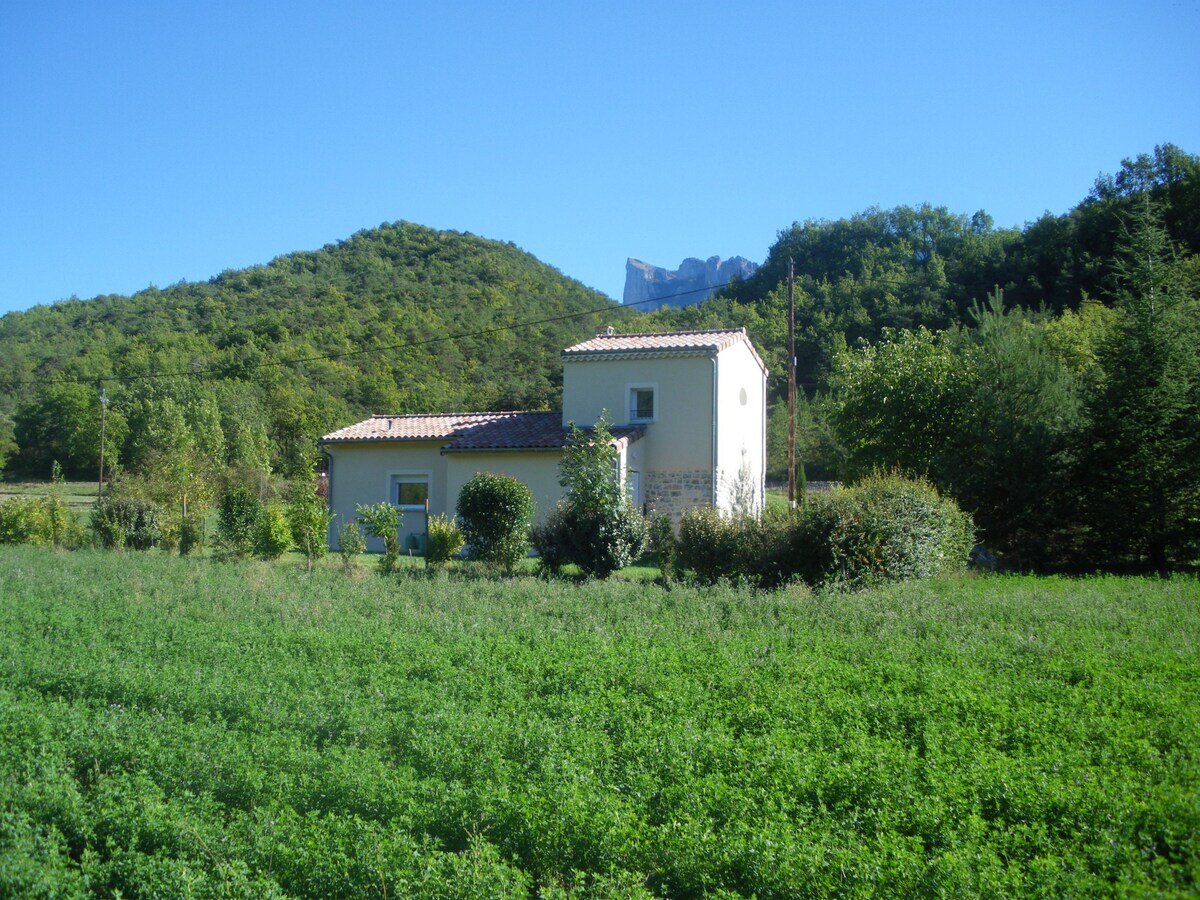 LE MASET dans un écrin de verdure