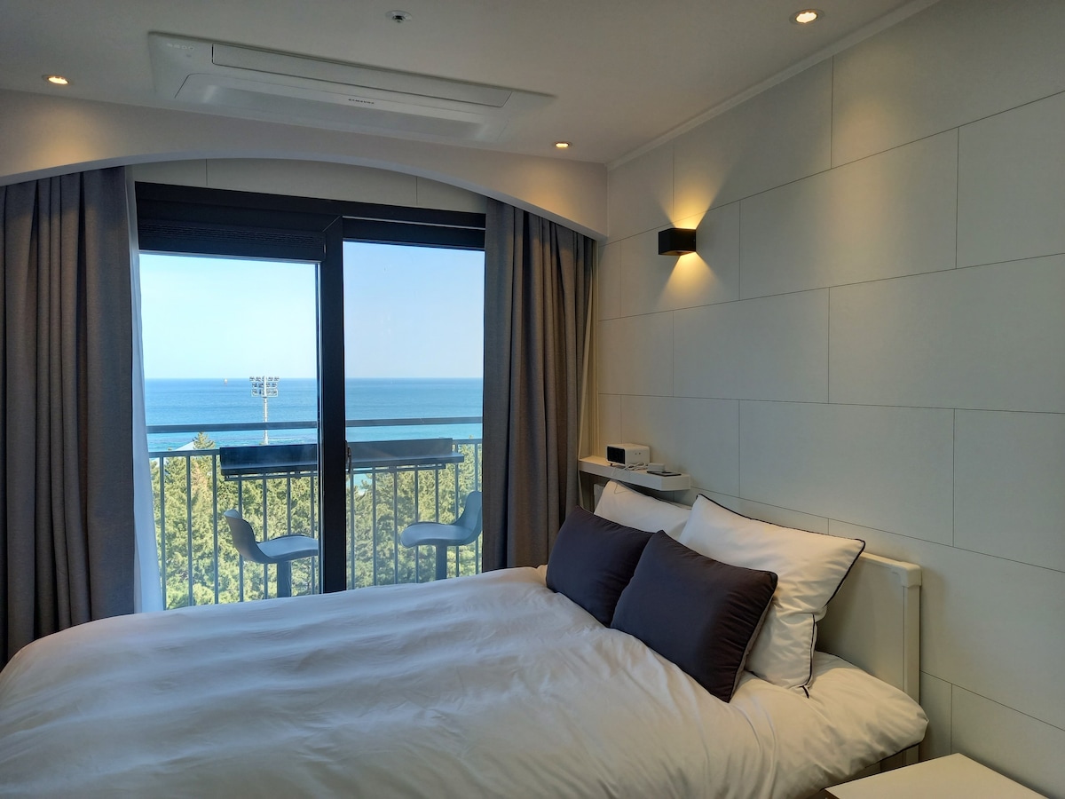 束草海滩-最好的海景住宅#日出在床上
