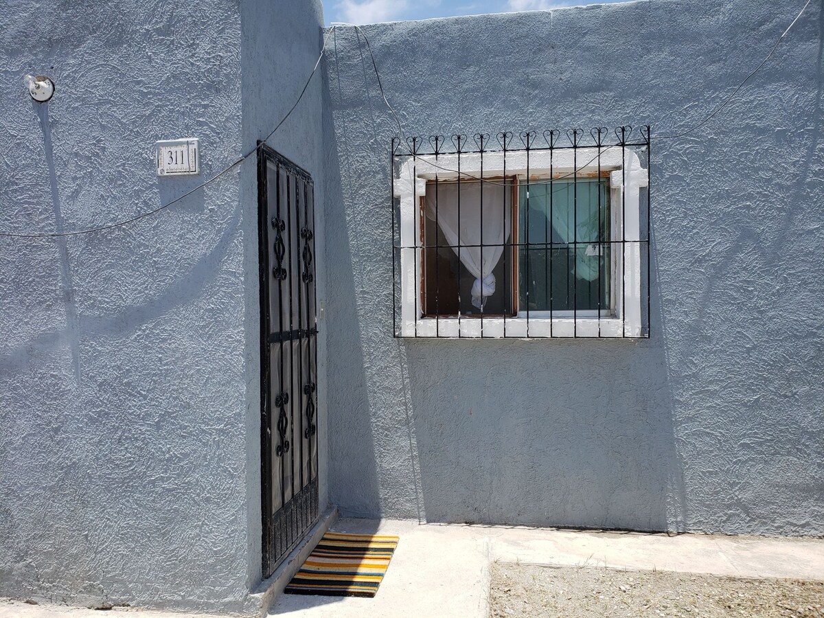 位于Valle de Parras的舒适小房子