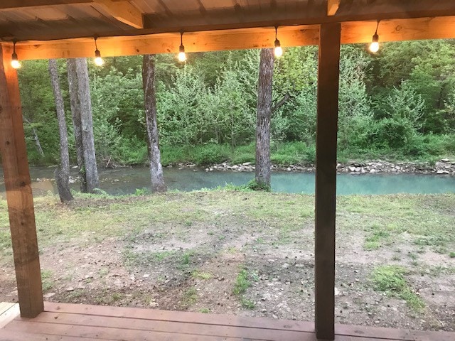 Sasafrass lodge on the ozarks Pig Trail风景优美高速公路