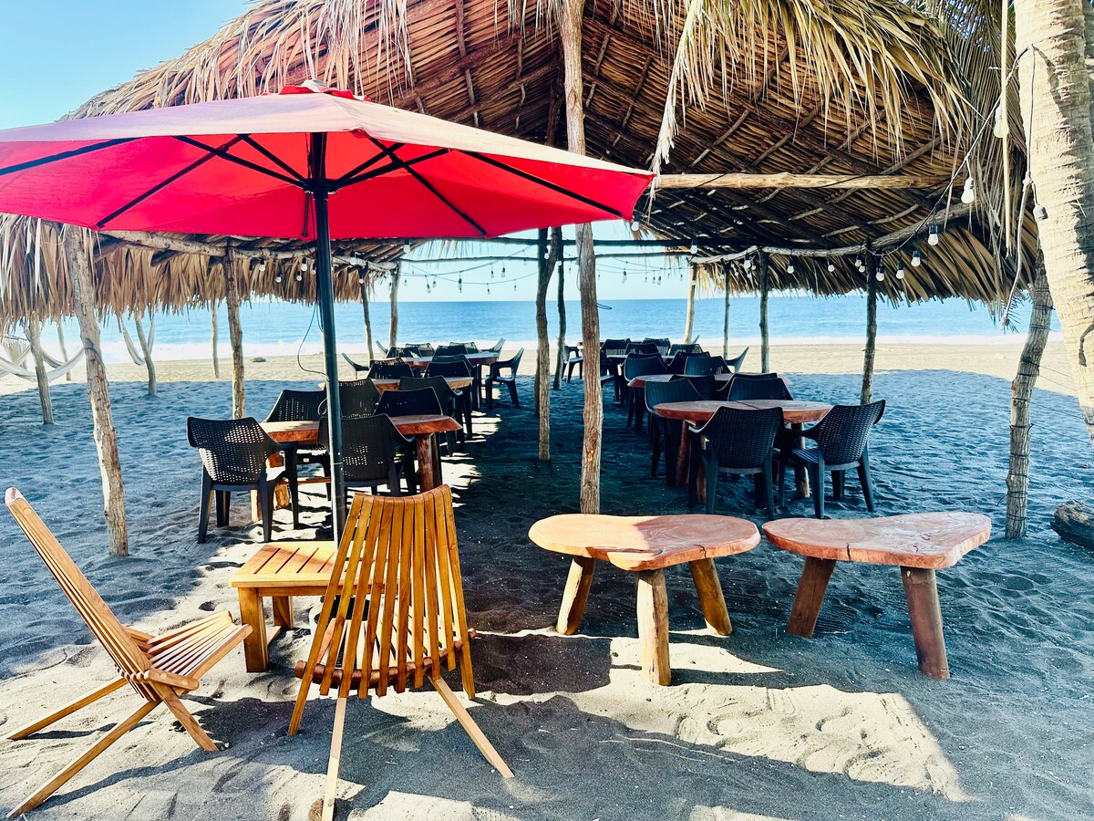 Playa Dorada Restaurante & Hotel