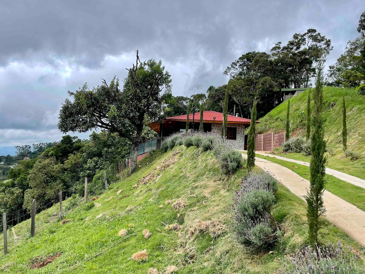 Paraíso nas Montanhas, Casa Hortência