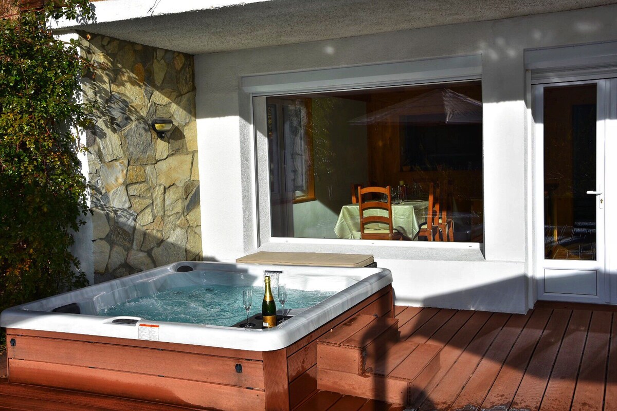 豪华度假木屋，带按摩浴缸和pétanque跑道