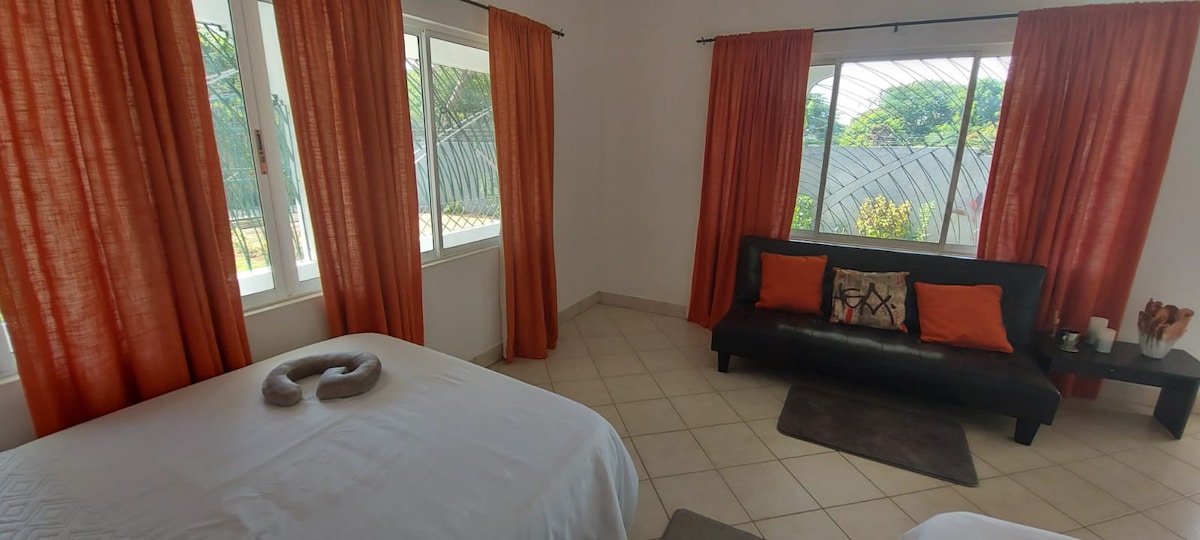 Large bedroom close to bar & restaurant Negril