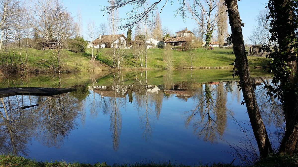 Grand gîte  11 personnes dans un écrin de verdure