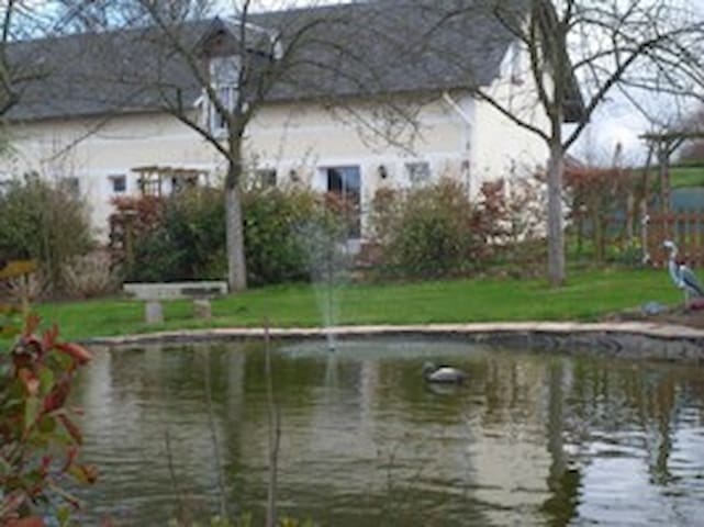 Saint-Eustache-la-Forêt的民宿