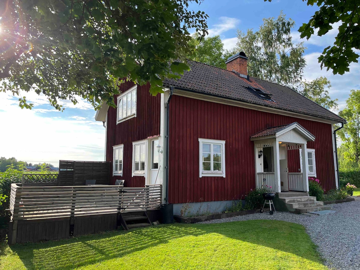 Långbyn Farm House -距离Örebro仅13公里