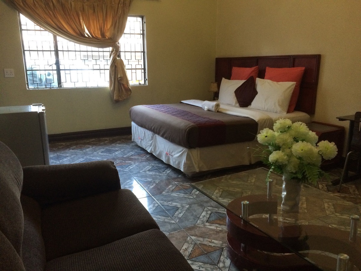 Grace and Gift Guesthouse -Travelers Room