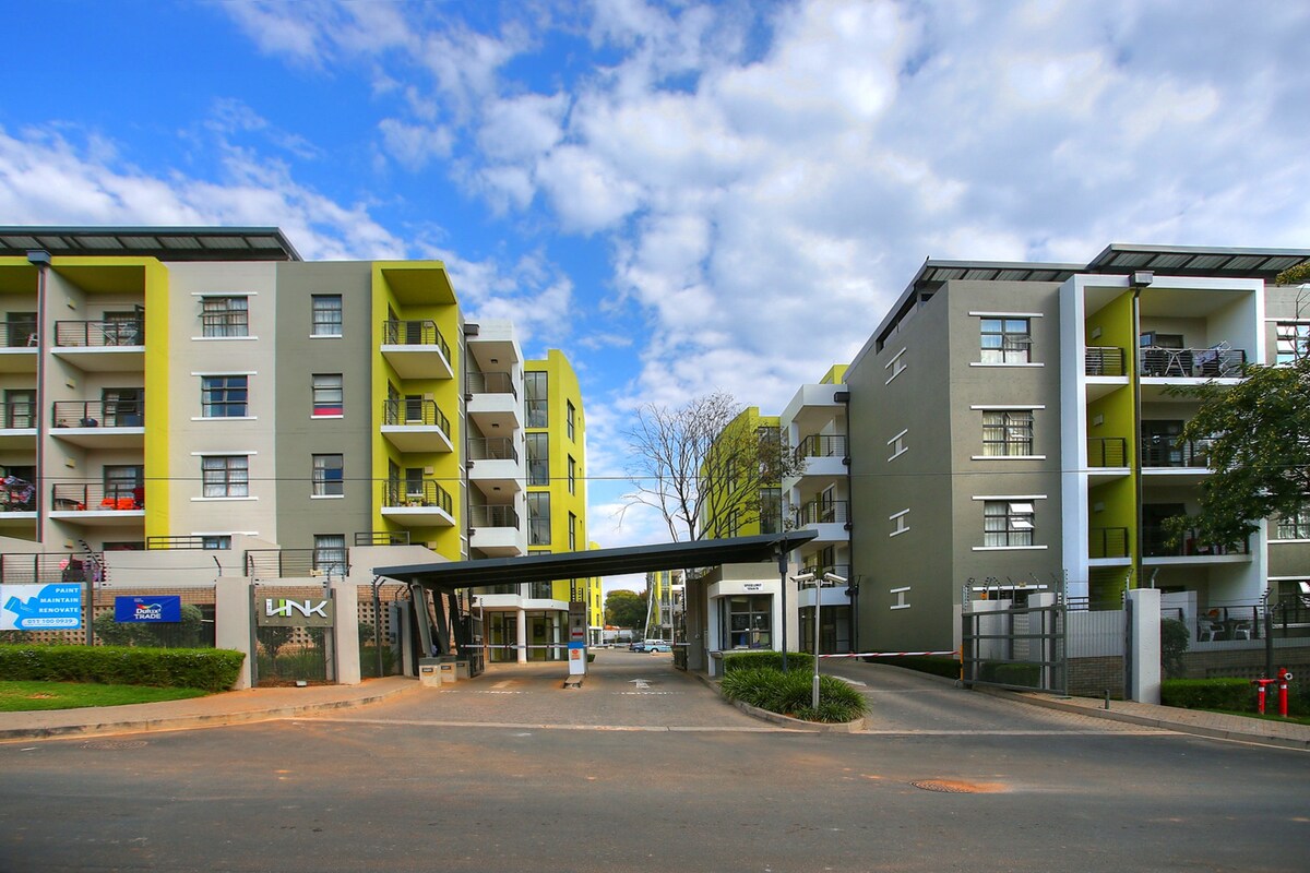 The Link Complex Rivonia
